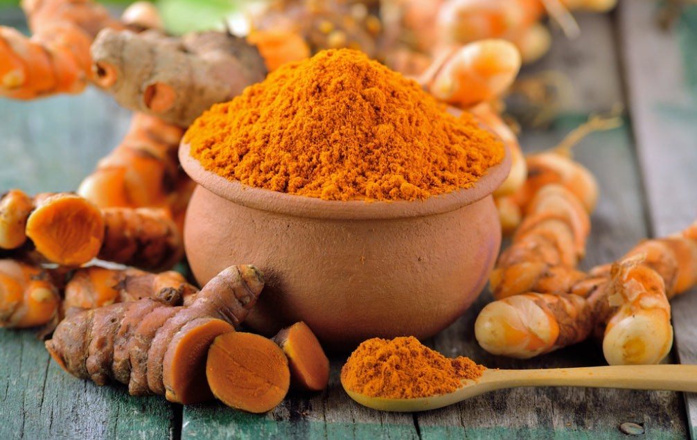 What is the difference between turmeric and curcumin?